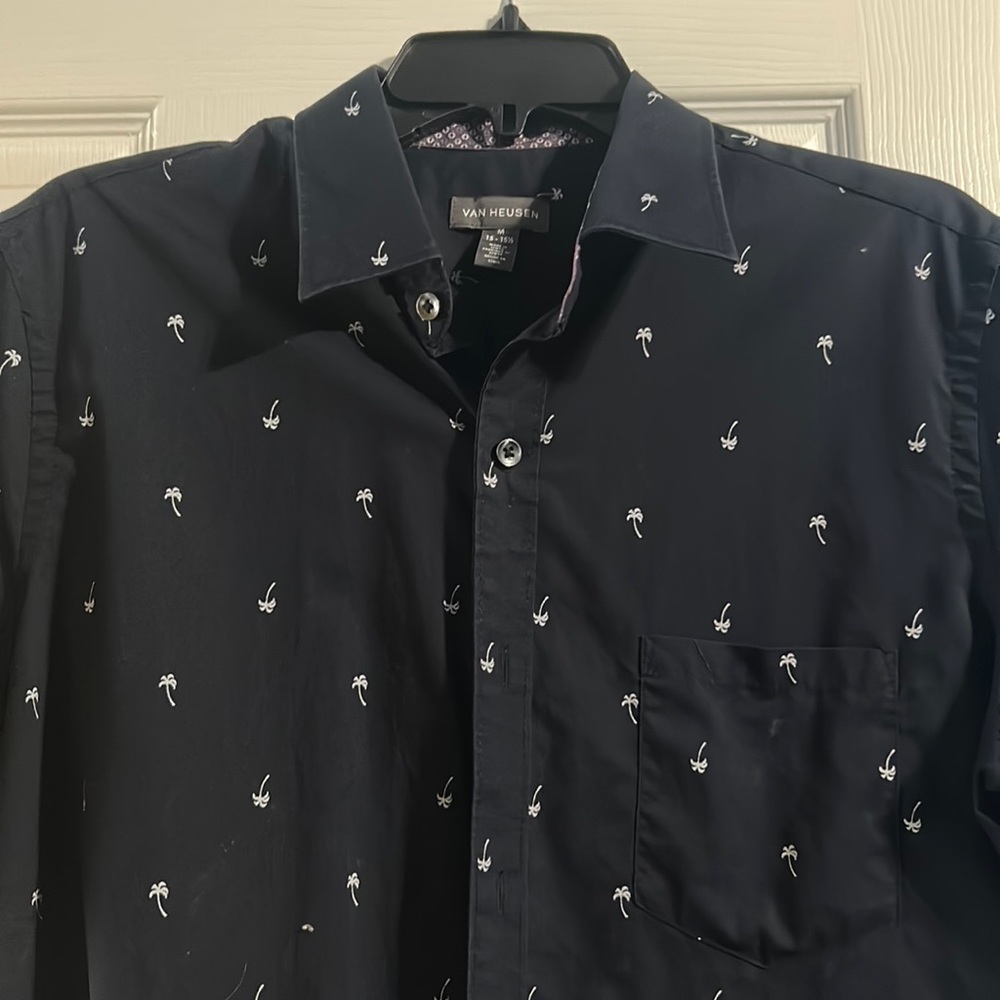 Van Heusen Palm Tree Button up shirt. Short sleeve